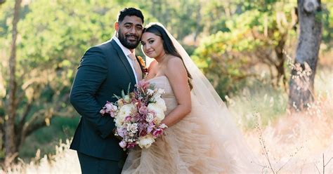 niki ikahihifo-bender|Philadelphia Eagles Star Jordan Mailata’s Wedding in。